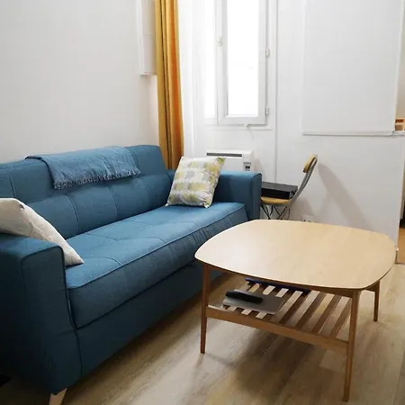 Apartment Charming Bright Studio